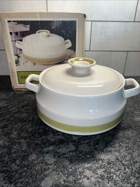 Off White Ceramic Covered Casserole Spring Bouquet. STONEWARE. NIB